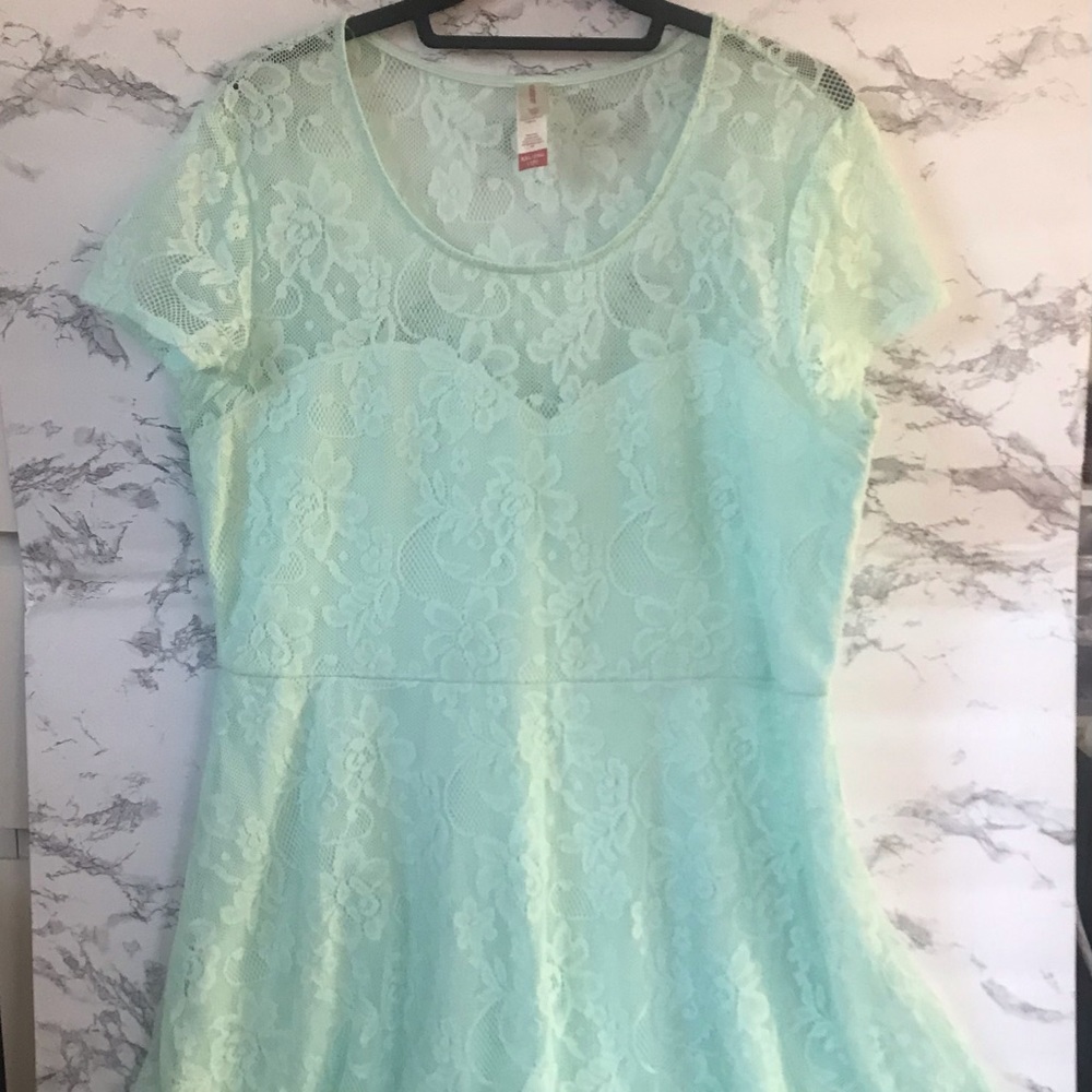 Mint Juniors Plus Lace Dress